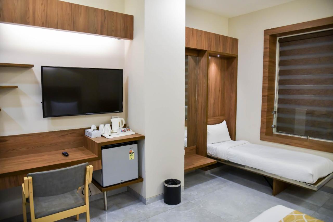 Shree Ganga Smb Hotels Ujjain Extérieur photo