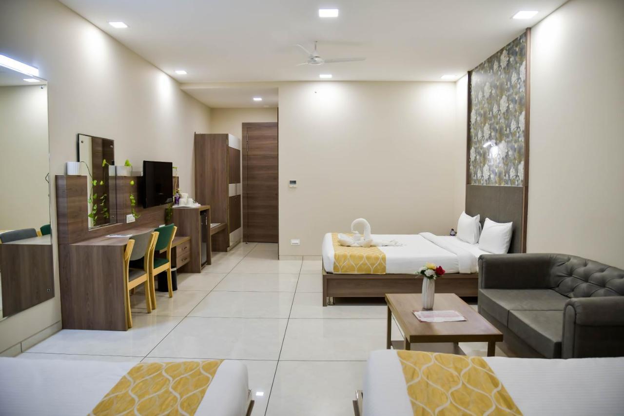 Shree Ganga Smb Hotels Ujjain Extérieur photo
